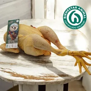 Pollo Campero Entero con Patas y Cabeza de Aragón Peso Aproximado Sertina